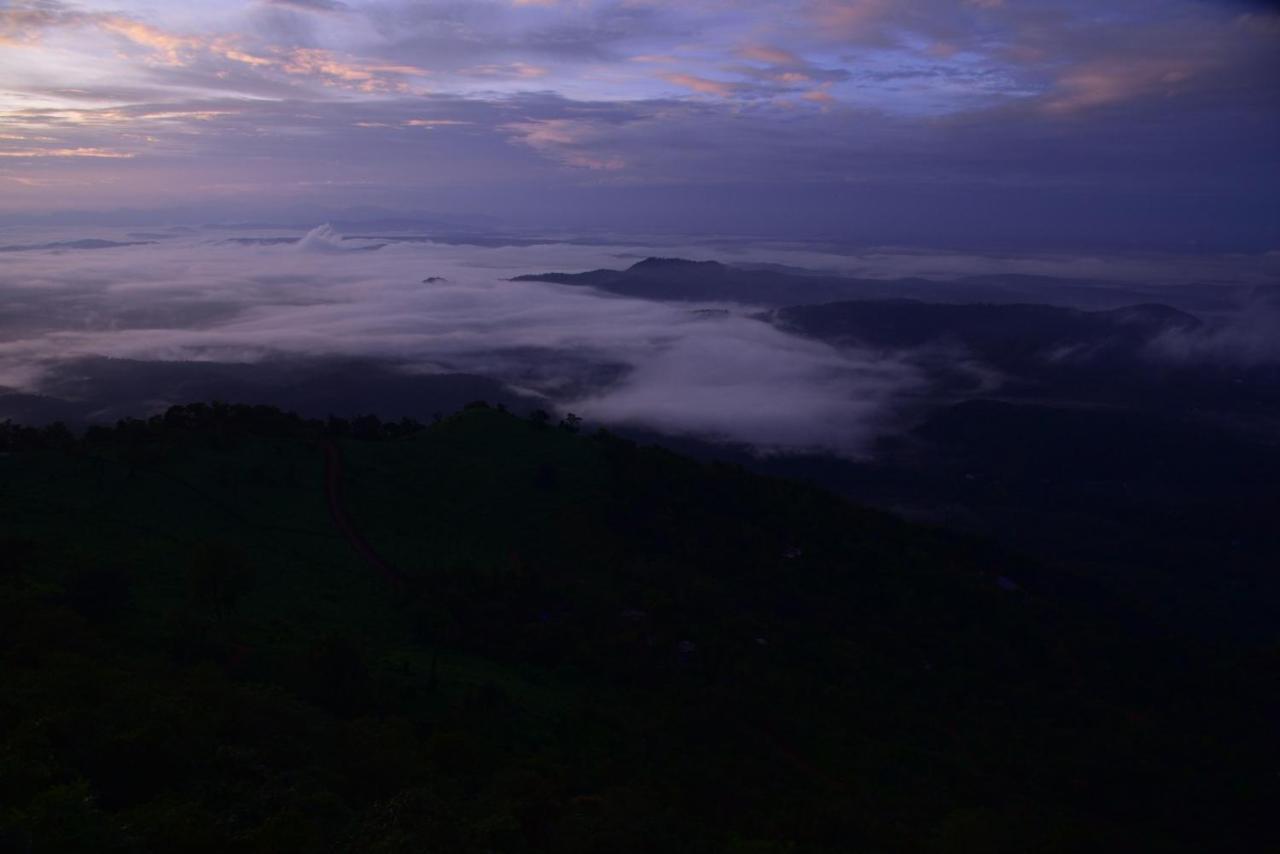 Chillax Resorts Palakkayam Thattu Paithalmala Exterior photo